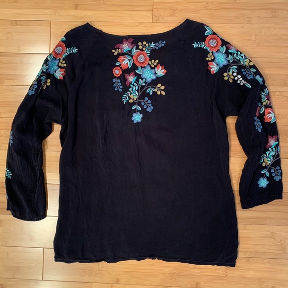 JOHNNY WAS Oversized BLOUSE Embroidered Pullover Top Tunic M BOHO Floral Black - Picture 5 of 9